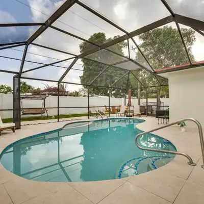 Backyard Oasis Fort Lauderdale Home Near Beach