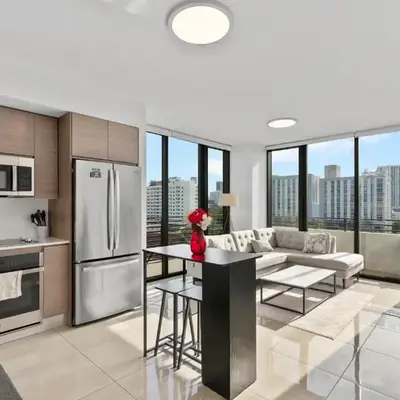 Luxury Pent House Suite with Downtown Views