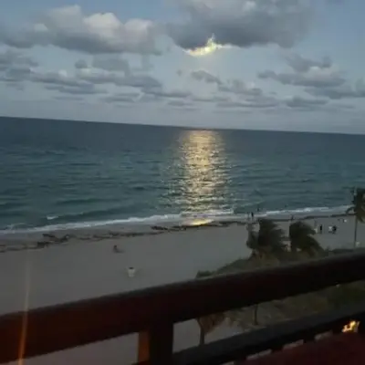 Modern Beachfront Suite at Hollywood Broadwalk