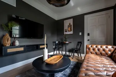 a living room with a couch and a table at Cozy 2br 5 mins drive to the beach j6 in Hollywood