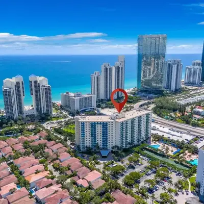 Resort at Sunny Isles Beach with Ocean view