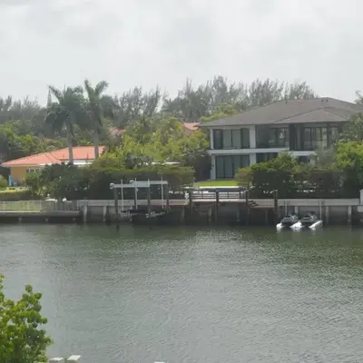 WATERFRONT STUDIO COZY WITH WATERVIEWs