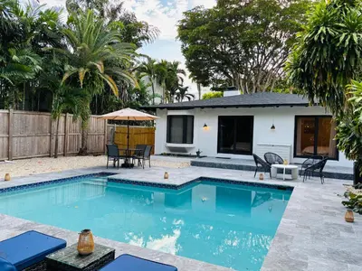 Gallery image of Maison des Isles - Las Olas Pool Home - Walk to Beach and Dining - Up to 4 Adults and 4 Kids under 13 in Fort Lauderdale