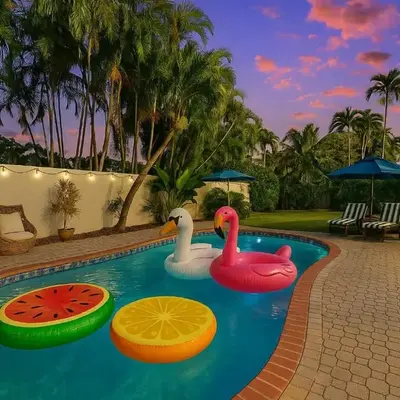 Cozy 4BR Pool Villa Near The Beach with Arcades