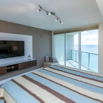 Lovely 2-Bedroom Oceanfront condo