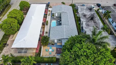 an overhead view of a house with a swimming pool at Victoria Park's Secret #1 - 6ppl in Fort Lauderdale