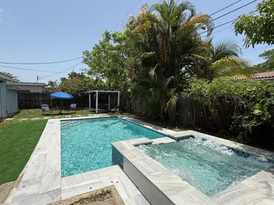 Gallery image of The Blue 4Bedroom Home - Pool & Spa Retreat in North Miami Beach