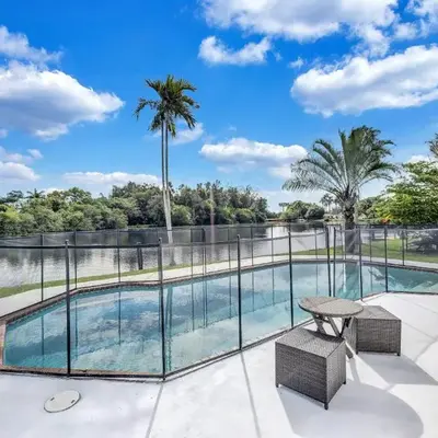 Trendy Waterfront Pool Home Beach Casino Airport