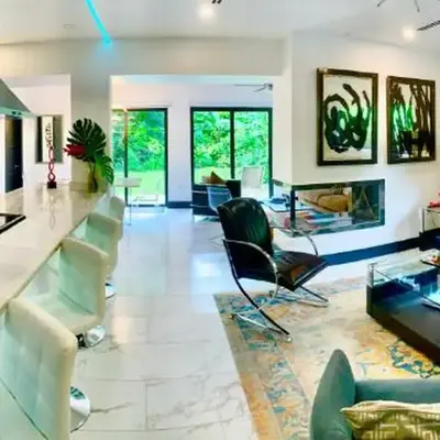 MIAMi MID-CENTURY GEM
