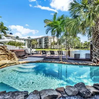 Riverbend Yacht Retreat Waterfront Villa with Pool