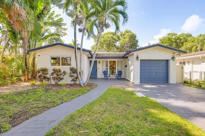 Gallery image of Spacious Yard, Near Golf Modern Home in Hollywood in Hollywood