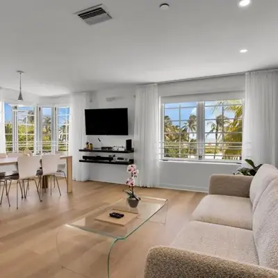 Peaceful 2BR Condo with Ocean Views on Ocean Drive South Beach