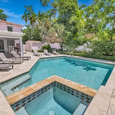 Stunning Tropical Getaway Steps To The Beach with Pool