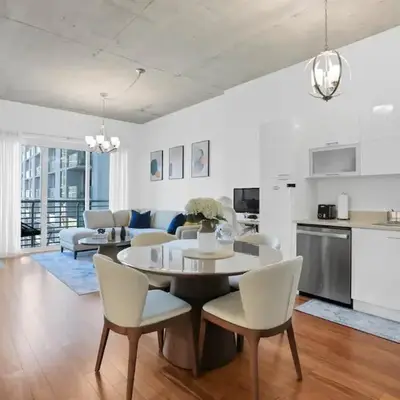 Modern Luxury Studio for Two in Downtown
