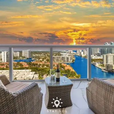 Spacious 2BR apt - Amazing Balcony View
