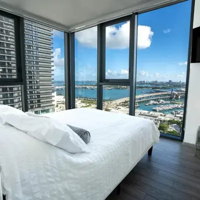 Downtown Miami 2BR Retreat - Walk to Bayside & Port - Sleeps 6