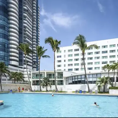 Miami Beach-Front with Amazing Pool
