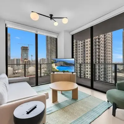 Chic Downtown Miami 2BR City Views Rooftop Pool