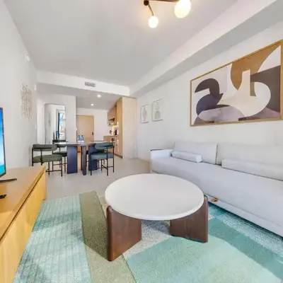 Modern and Cozy 1BD Apt with Gym & Pool