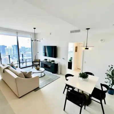 4905 Corner Penthouse with Sunset Views a Pool and Gym in Downtown Miami