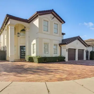 Great for Gatherings! Sleek and Relaxing Hialeah Gem