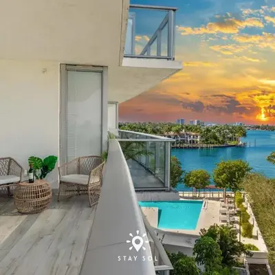 Luxury Coastal Escape Balcony views - Free Parking