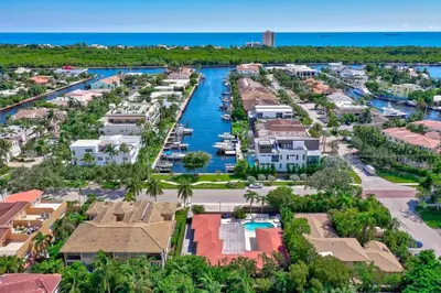 an aerial view of a resort with a marina at Waterfront Unit #1 20 Min Walk to Beach and Shops in Fort Lauderdale
