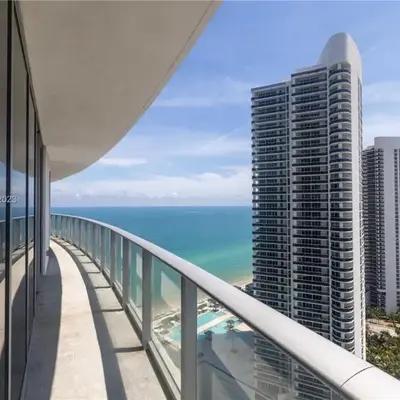 Oceanfront dream W pool & beach access