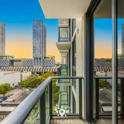 Stylish City Retreat With Private Balcony