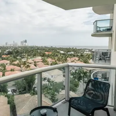 Condo on the Beach-STR 01309