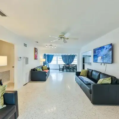 Quiet family vacation minutes from Airport