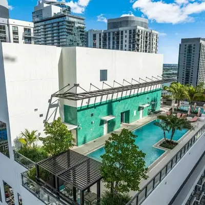 Urban Oasis Luxury Suite- Sky High Amenities