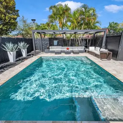 Blue Heaven Poolside Retreat Brickell Sleeps 13