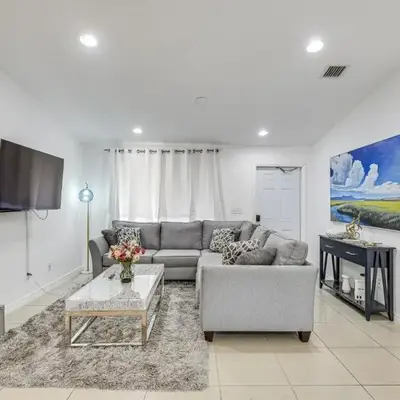 Walk to The Big Easy Casino Cozy Apt Near Beaches