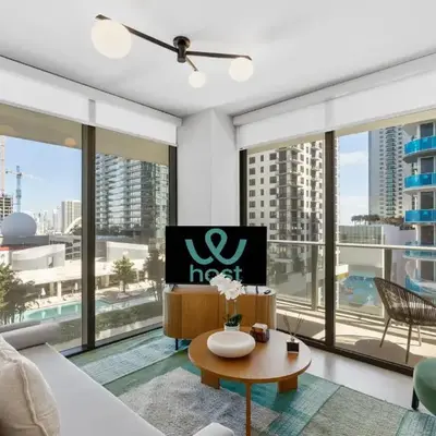 Central Downtown Miami Condo Featuring Rooftop Pool