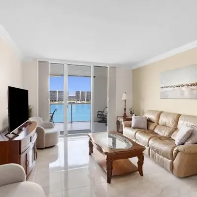 Le Marina Bay 1106 STR-03006