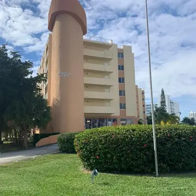 Marbella Tower 706 STR-02489