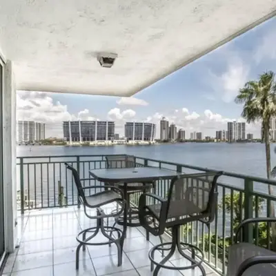 Le Montcalm 303 STR-01919