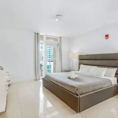 Modern 2-BD Condo in Midtown Miami Pool & Gym