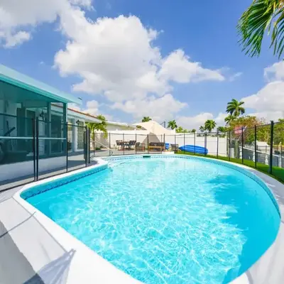 Waterfront Pool Home to Few Minutes to Beach