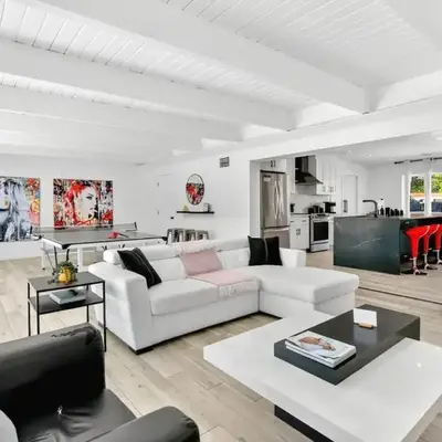 Spacious Miami 4BR Retreat with Pool & BBQ