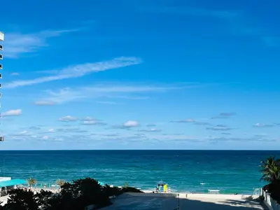 a view of the ocean from a beach at Miami Hollywood Condo 2BD With Ocean View 005-21mar in Hollywood