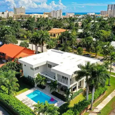 Modern villa w lake view heated pool grill