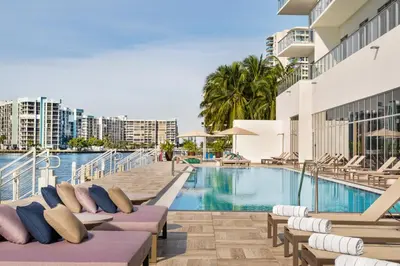 an image of a swimming pool at a hotel at Hyde Beach House in Hollywood