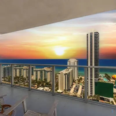Wrap Around Balcony - Insane Views - Amazing Pools