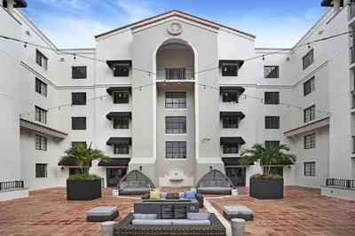 Gallery image of Dharma Home Suites Coral Gables at Gables Grand Plaza in Miami