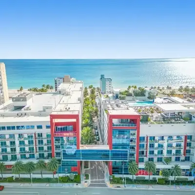 Condo Resort - Best Stay - Balcony - Rooftop pool - Gym