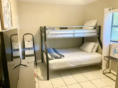 Gallery image of Sunshine Acre 2B 2B King Master Suite, BIG Yard in Davie