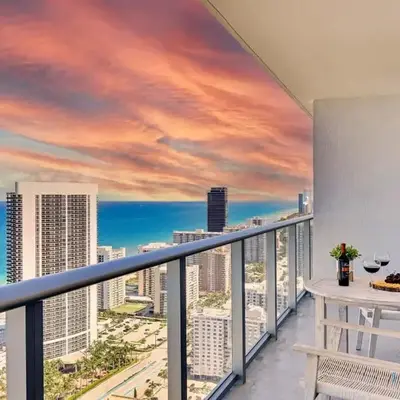 Oceanfront Balcony - Amazing Pools - Gym