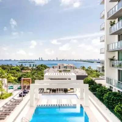 BRAND NEW TOP FLOOR IN THE HEART OF MIAMI
